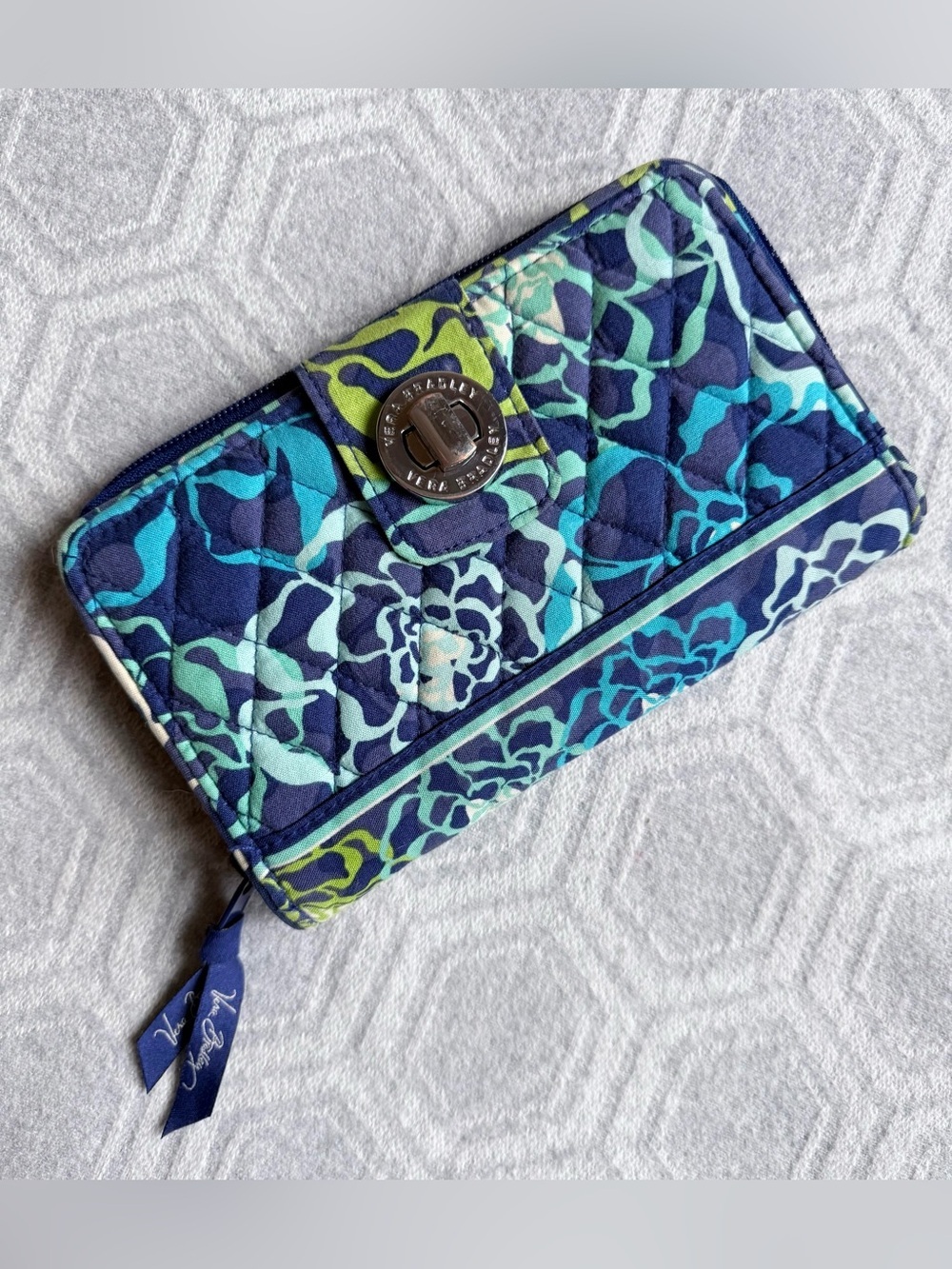 Vera Bradley Wallet Retired Blue Green Floral Quilted Turn Lock Zip Around EUC